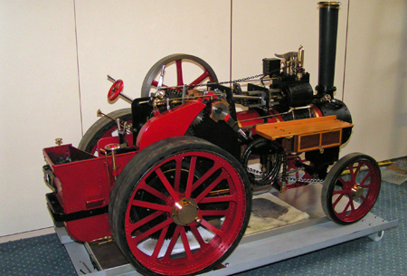 A 2" scale Minnie traction engine
