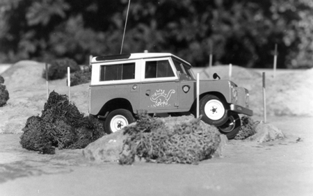 1/25th scale radio controoled Land Rover