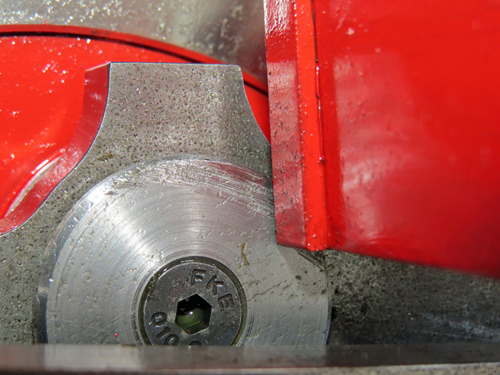 Scuff marks on Feldbahn centre axle connecting rod retaining disc