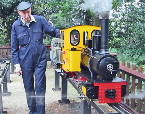 Lenghtened water valve levers on a Feldbahn steam locomotive